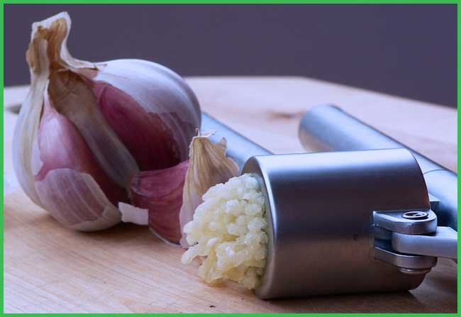 garlic for acne